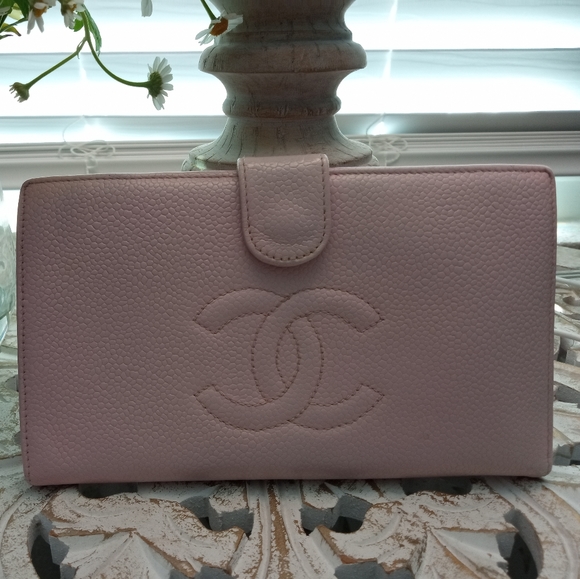 Light Pink Chanel Wallet - 100% Authentic - Picture 2 of 12